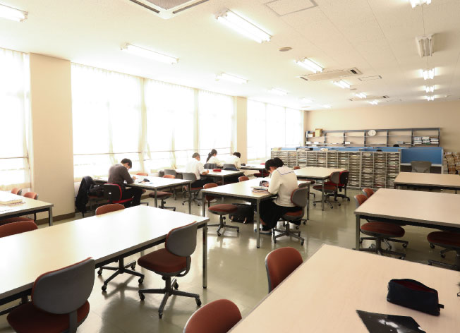 東筑紫学園高等学校画像